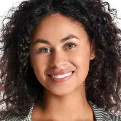 María W.